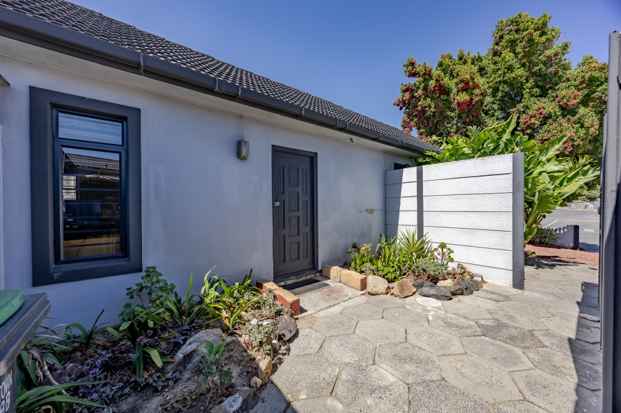 3 Bedroom Property for Sale in Bothasig Western Cape